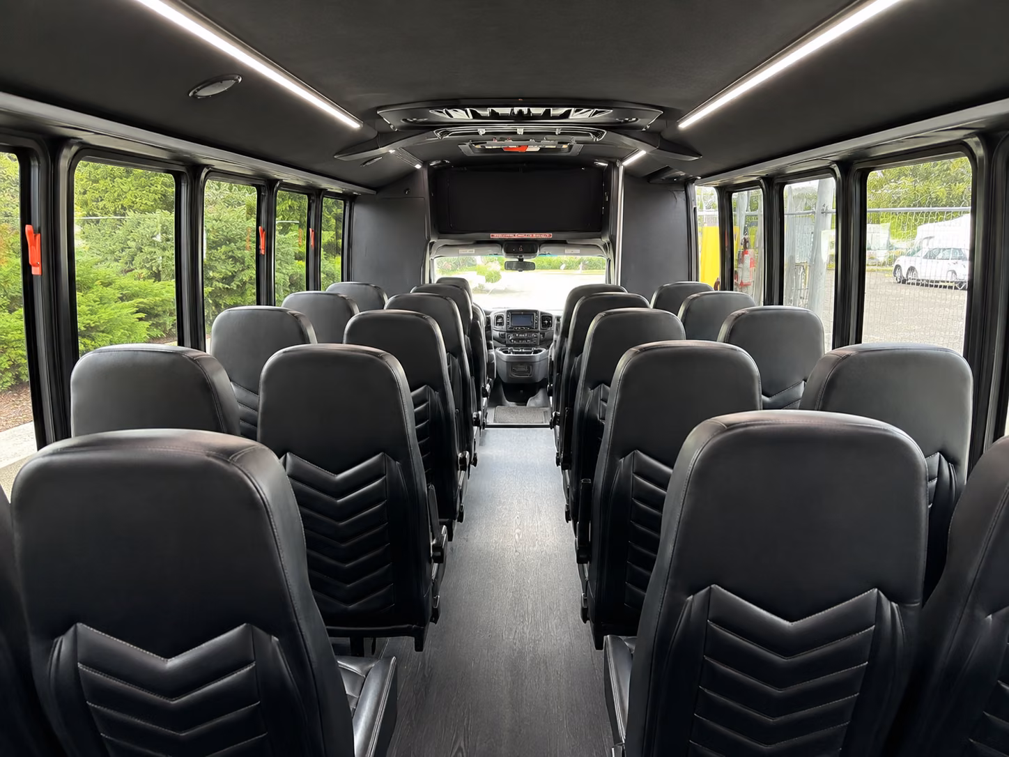minibus rentals for breakout groups and off site convention events in lancaster